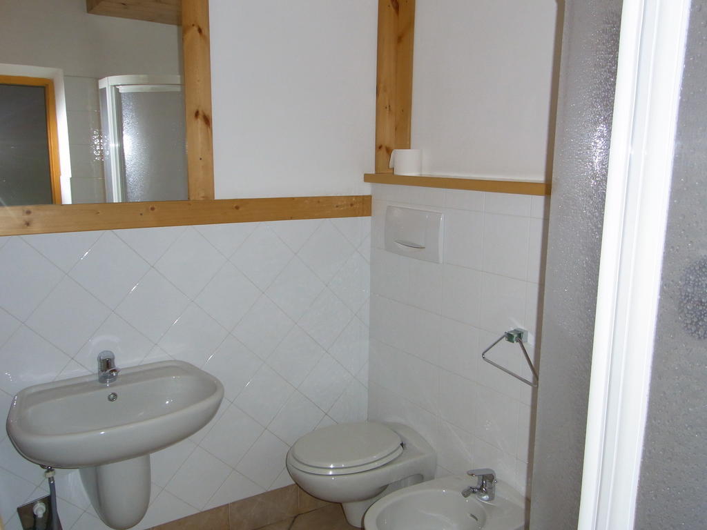 Casa Elisa Apartment Pozza di Fassa Bilik gambar